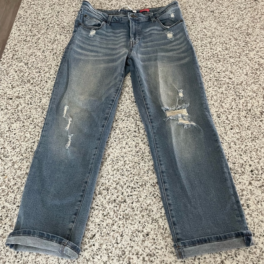 Celebrity pink, crop, stretchy jeans. Size: 11/30